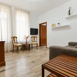 Ago Aparthotel